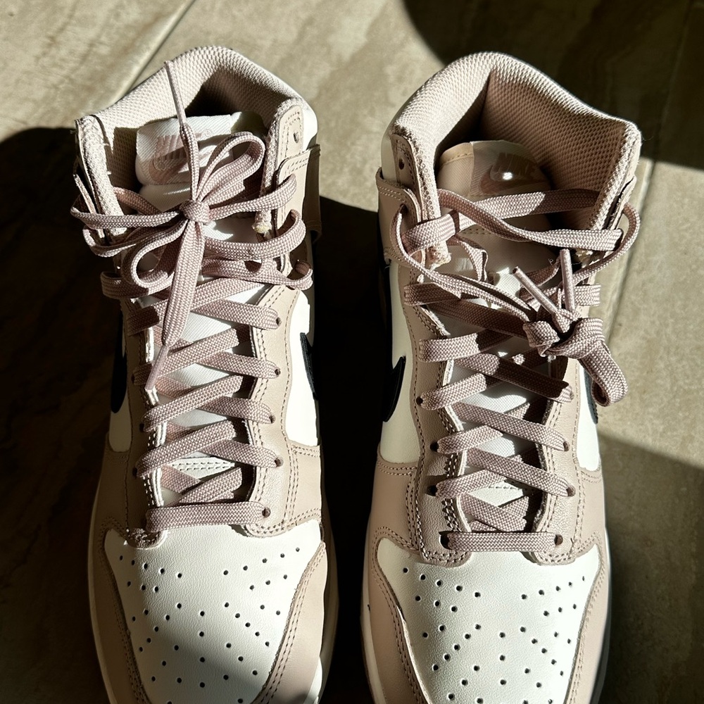 Nike Dunks High Top Women’s Sneaker - Fossil Stone Size 8.5 - Picture 6 of 10
